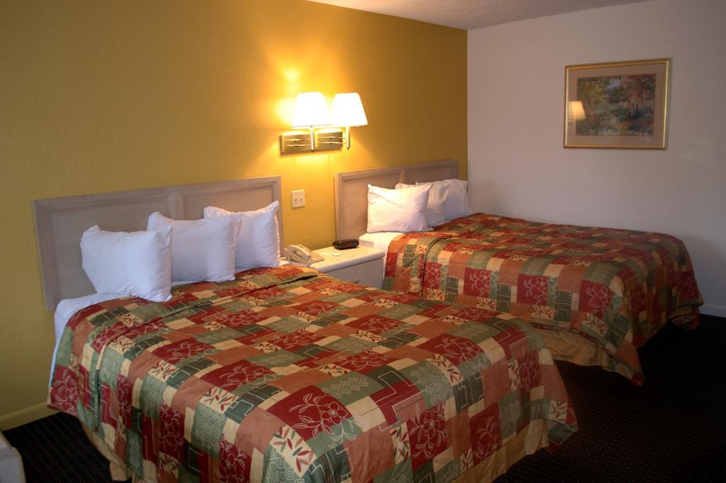 Budget Host Inn Sandusky Esterno foto