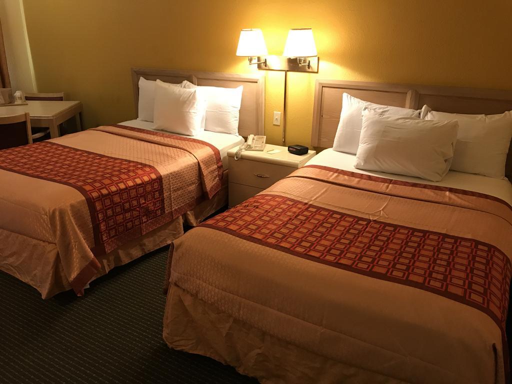 Budget Host Inn Sandusky Esterno foto