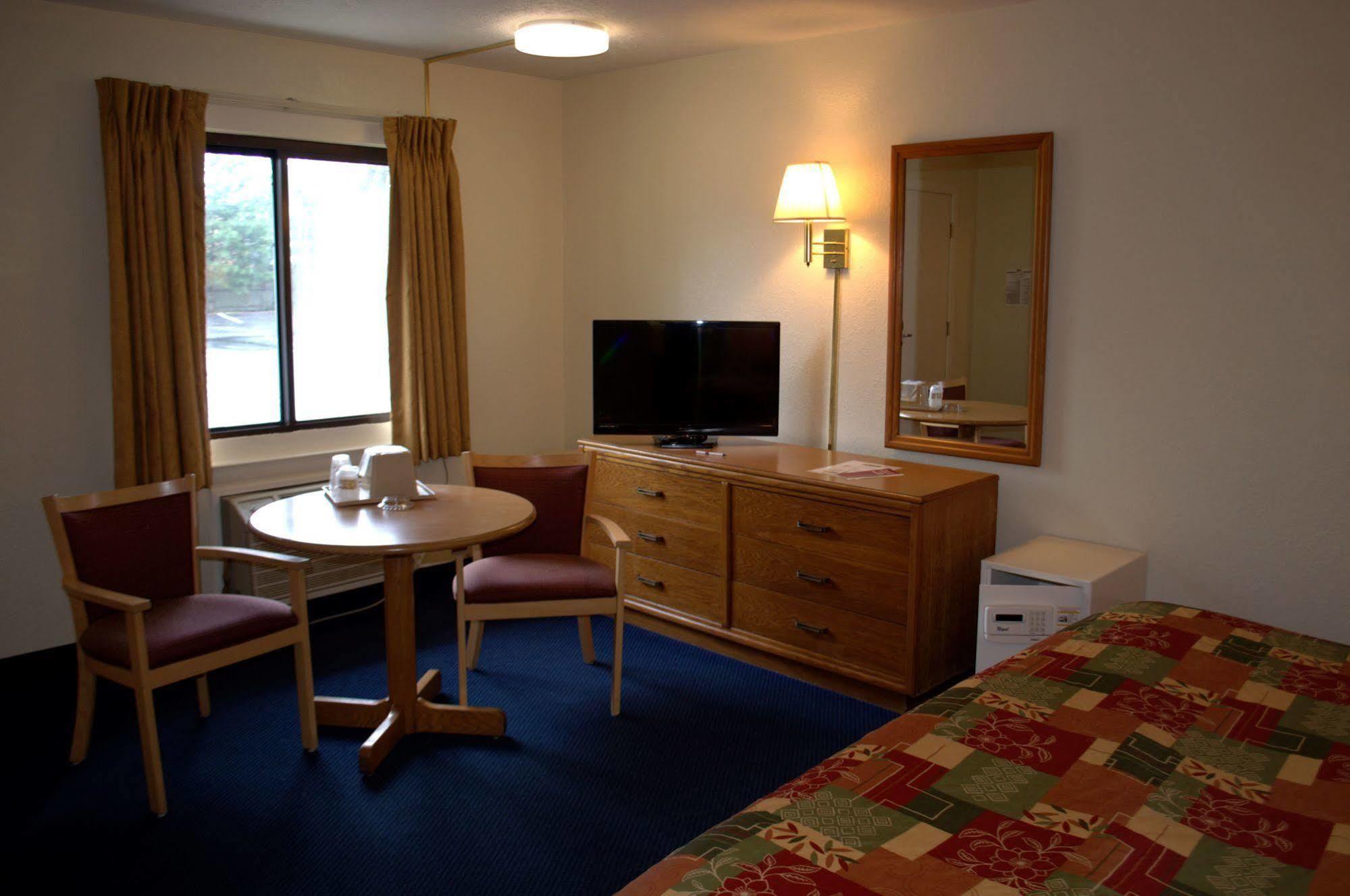 Budget Host Inn Sandusky Esterno foto