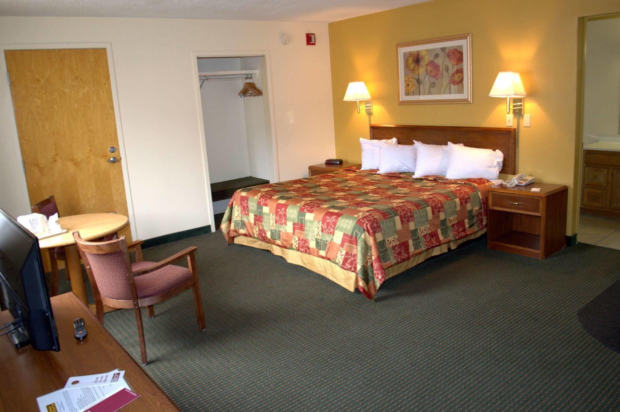 Budget Host Inn Sandusky Esterno foto