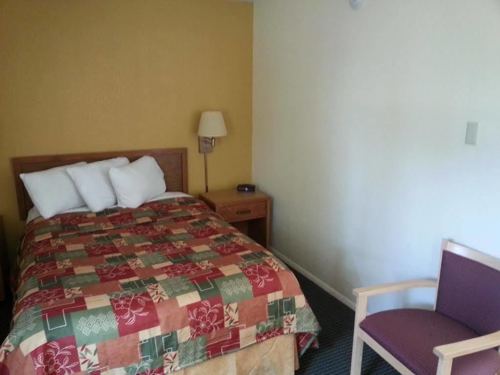 Budget Host Inn Sandusky Esterno foto